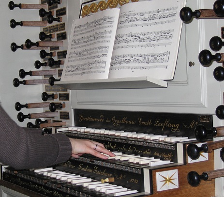concert organist Tannie van Loon in Middelburg